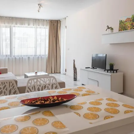 Apartment Seaside By Linas Varna